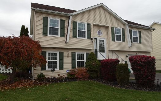Single Family House For Sale in Hudson New York 3 Beds 3 Baths