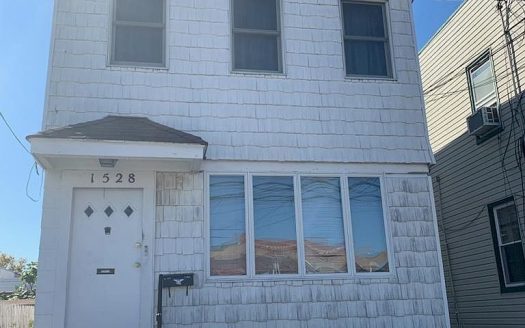 Multi Family House For Sale in Brooklyn New York 6 Beds 2 Baths