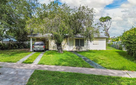 Single Family House For Sale in Miami Florida 3 Beds 2 Baths