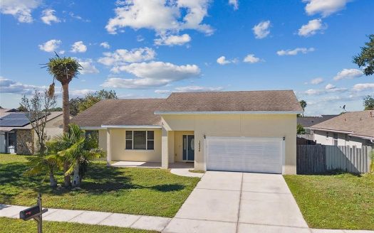 Single Family House For Sale in Orlando Florida 4 Beds 3 Baths