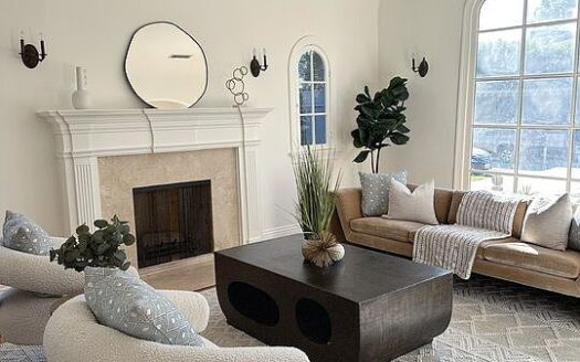 Single Family House For Sale in Los Angeles California 3 Beds 3 Baths