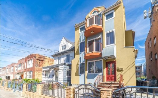 Multi Family House For Sale in Brooklyn New York 7 Beds 5 Baths