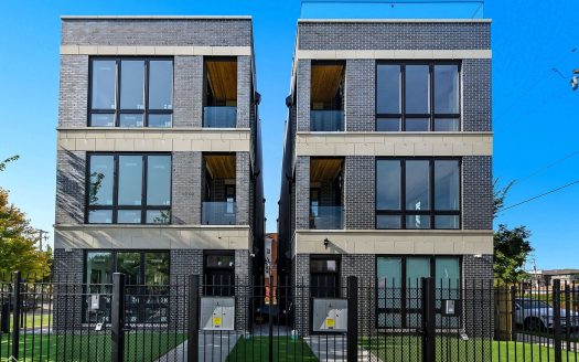 Condo For Rent in Chicago Illinois 3 Beds 2 Baths