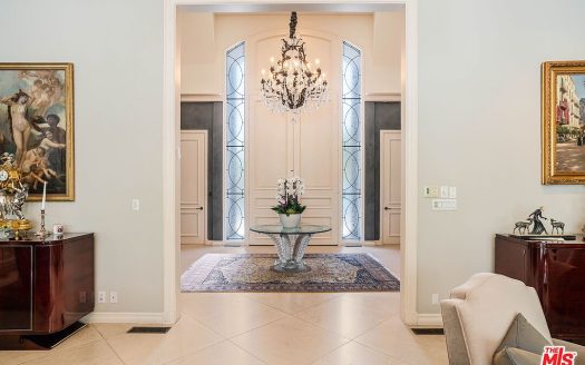 Single Family House For Sale in Beverly Hills California 5 Beds 6 Baths