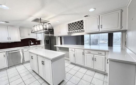 Townhome For Rent in Houston Texas 3 Beds 3 Baths