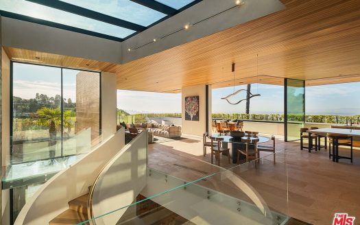 Single Family House For Sale in Beverly Hills California 5 Beds 6 Baths