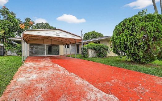 Single Family House For Sale in Miami Florida 3 Beds 2 Baths