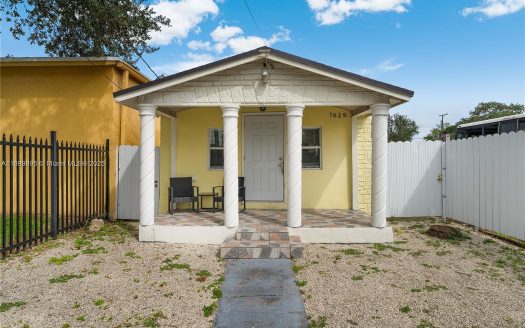 Single Family For Sale in Miami Florida 2 Beds 1 Bath