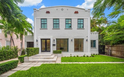 Single Family House For Sale in Miami Florida 4 Beds 4 Baths