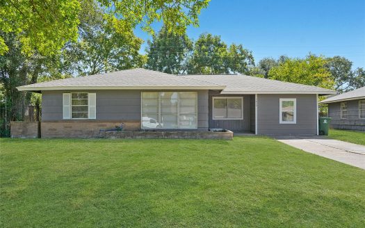 Single Family For Rent in Houston Texas 4 Beds 2 Baths