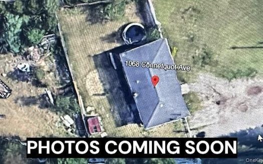 Single Family House For Sale in Central Islip New York 4 Beds 2 Baths