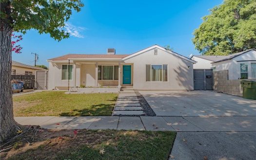 Single Family House For Sale in Van Nuys California 4 Beds 2 Baths