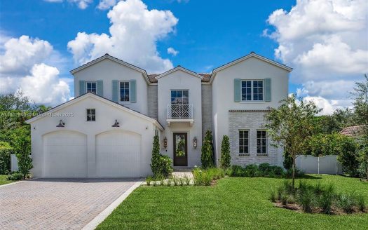 Single Family House For Sale in South Miami Florida 5 Beds 6 Baths