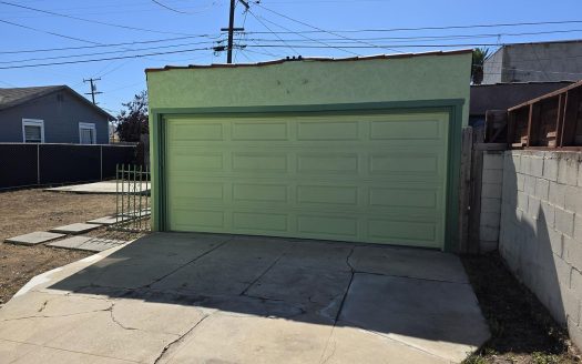 Single Family For Sale in Los Angeles California 2 Beds 1 Bath