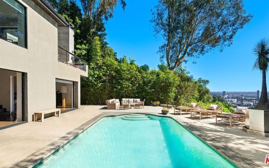 Single Family House For Sale in Los Angeles California 3 Beds 3 Baths