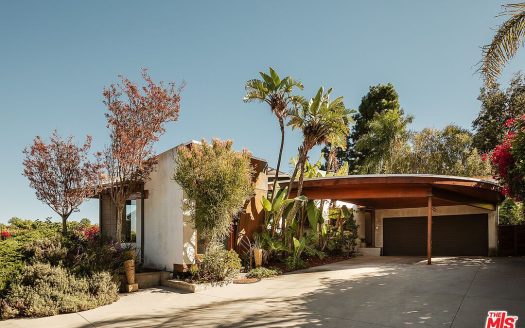 Single Family House For Sale in Sherman Oaks California 4 Beds 3 Baths