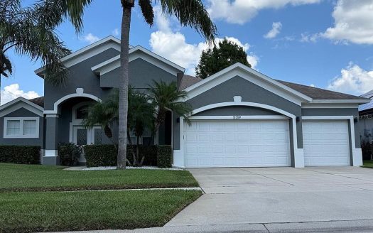 Single Family House For Sale in Orlando Florida 4 Beds 3 Baths