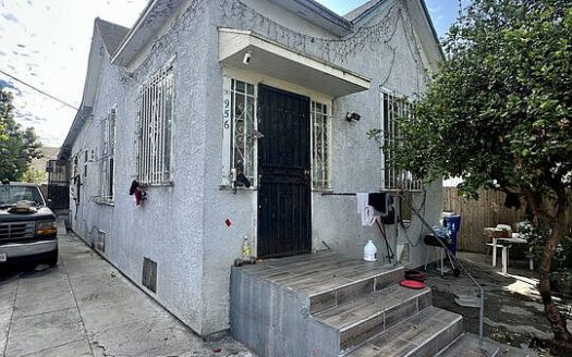 Single Family For Sale in Los Angeles California 3 Beds 1 Bath