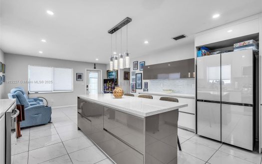 Single Family House For Sale in Miami Florida 3 Beds 2 Baths