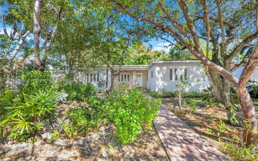 Single Family House For Sale in Miami Florida 3 Beds 2 Baths