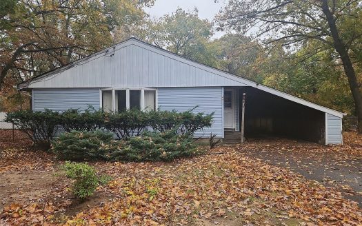 Single Family For Sale in Centereach New York 3 Beds 1 Bath