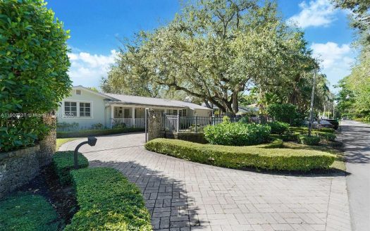 Single Family House For Sale in Miami Florida 3 Beds 3 Baths