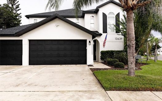 Single Family House For Sale in Orlando Florida 5 Beds 3 Baths