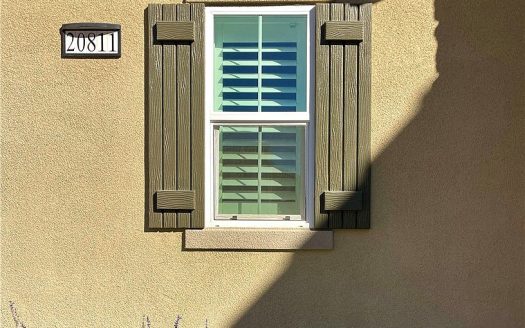 Single Family House For Sale in Northridge California 4 Beds 3 Baths