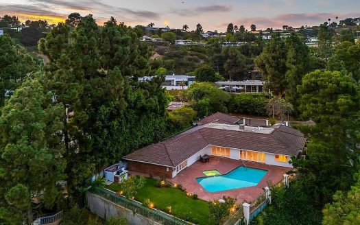 Single Family House For Sale in Beverly Hills California 4 Beds 5 Baths