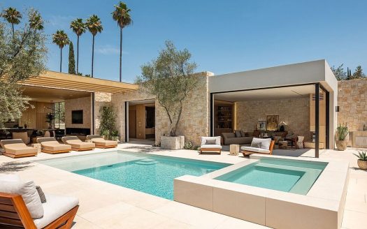 Single Family House For Sale in Beverly Hills California 5 Beds 7 Baths