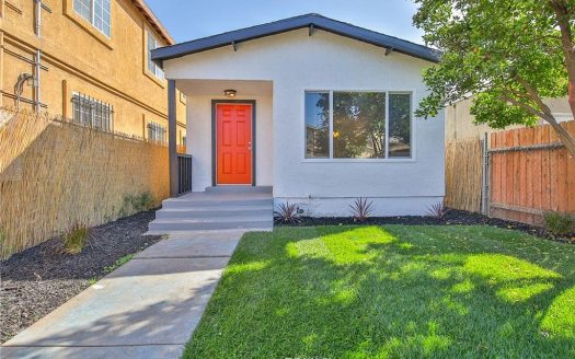 Single Family House For Sale in Los Angeles California 3 Beds 2 Baths