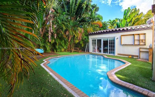 Single Family House For Sale in Miami Florida 4 Beds 4 Baths