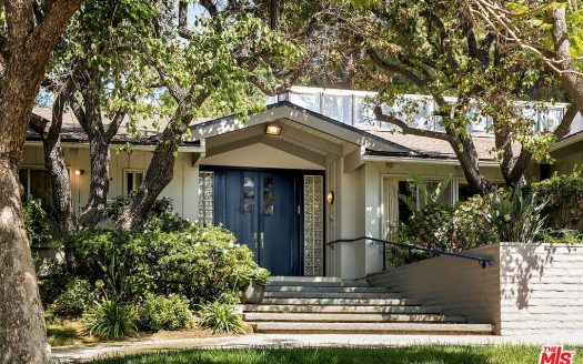 Single Family House For Sale in Beverly Hills California 5 Beds 6 Baths