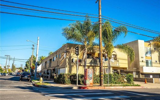 Multi Family House For Sale in Los Angeles California 48 Beds 48 Baths