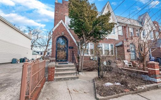 Multi Family House For Sale in Brooklyn New York 4 Beds 2 Baths