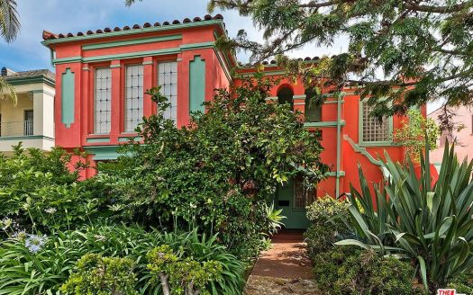 Multi Family House For Sale in Los Angeles California 6 Beds 4 Baths