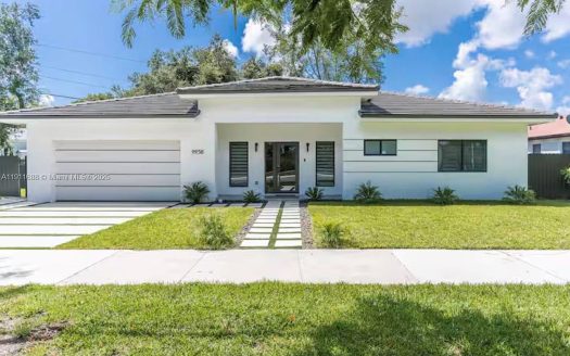 Single Family For Rent in Cutler Bay Florida 4 Beds 4 Baths