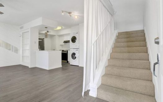 1-Bedroom Townhouse  for Rent in Houston, TX 77063 – $1200/mo | 2 Baths | Updated 2025