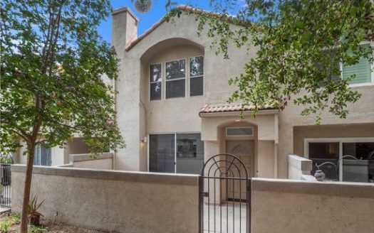 Townhouse for Sale in Chatsworth, CA 91311 – 2 Bedrooms, 3 Baths – $634900