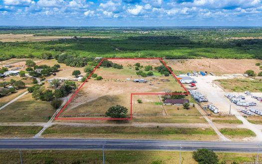 Lot for Sale in Von Ormy, TX 78073 – 1 Bedroom, 1 Bath – $550000