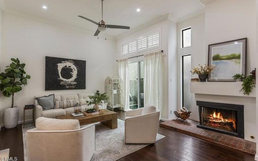 Townhouse for Sale in Valley Village, CA 91607 – 3 Bedrooms, 3 Baths – $799000