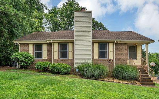 Single Family Home for Sale in Nashville, TN 37214 – 3 Bedrooms, 2 Baths – $365000