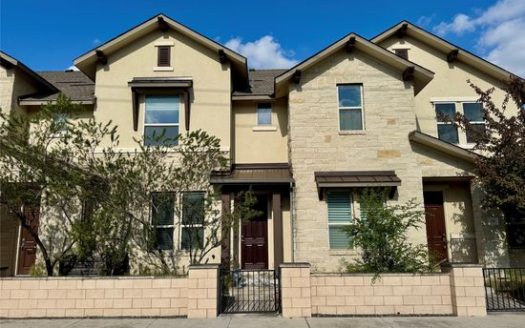 3-Bedroom Townhouse for Rent in Austin, TX 78741 – $2095/mo | 3 Baths | Updated 2025