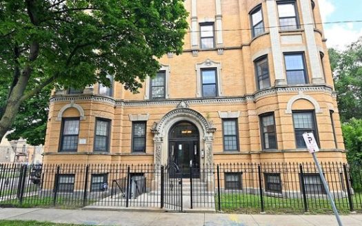 3-Bedroom Single Family Home for Rent in Chicago, IL 60615 – $2062/mo | 2 Baths | Updated 2025