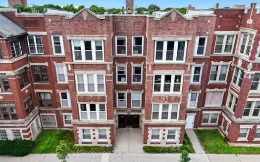 4-Bedroom Single Family Home for Rent in Chicago, IL 60615 – $3495/mo | 4 Baths | Updated 2025