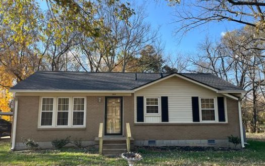 3-Bedroom Single Family Home for Rent in Nashville, TN 37211 – $2400/mo | 1 Baths | Updated 2025