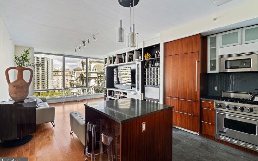 Condo for Sale in Philadelphia, PA 19102 – 1 Bedroom, 2 Baths – $659000