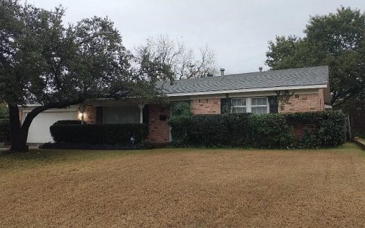 Single Family Home for Sale in Fort Worth, TX 76133 – 3 Bedrooms, 2 Baths – $185000
