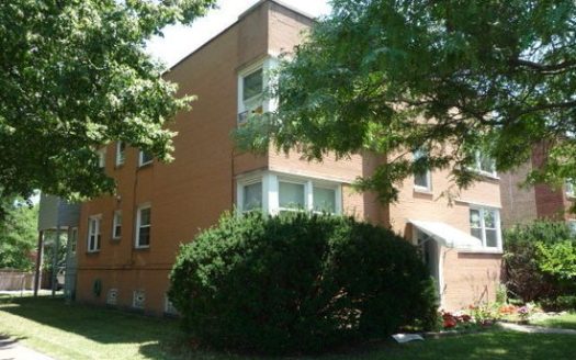 2-Bedroom Single Family Home for Rent in Chicago, IL 60645 – $1550/mo | 1 Baths | Updated 2025