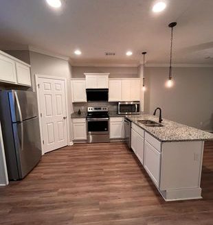 3-Bedroom Townhouse  for Rent in Nashville, TN 37217 – $1850/mo | 3 Baths | Updated 2025